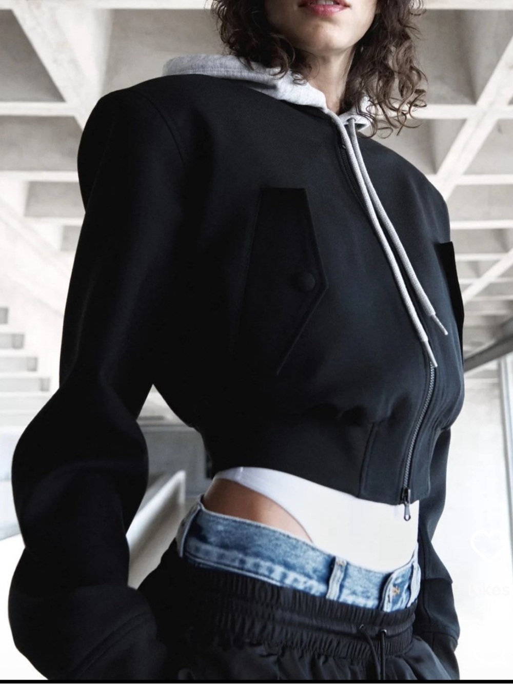 WARDROBE.NYC H&M
NWT BLACK CROPPED WOOL BOMBER JACKET SIZE SMALL PRICE FIRM
